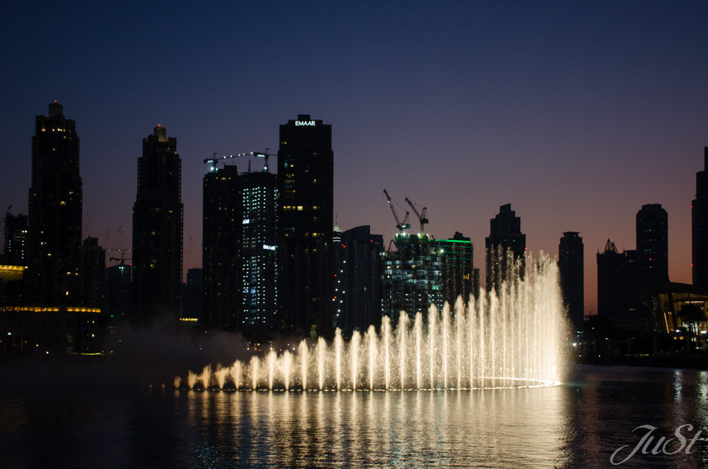 Wasserspiele vor der Dubai Mall