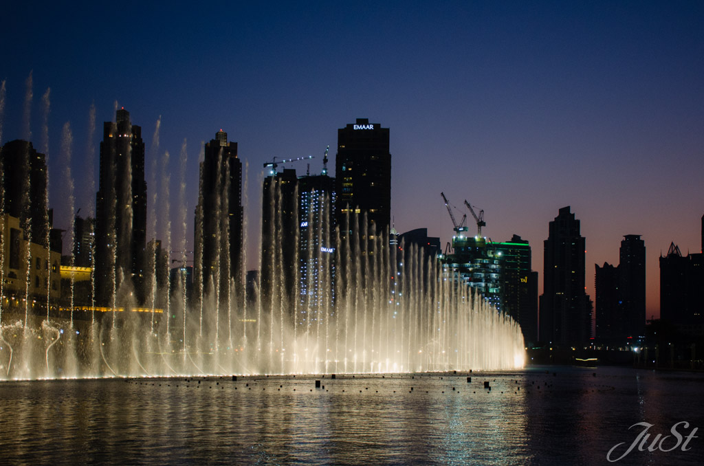 Wasserspiele vor der Dubai Mall
