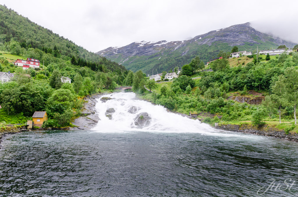 Wasserfall in Hellesylt