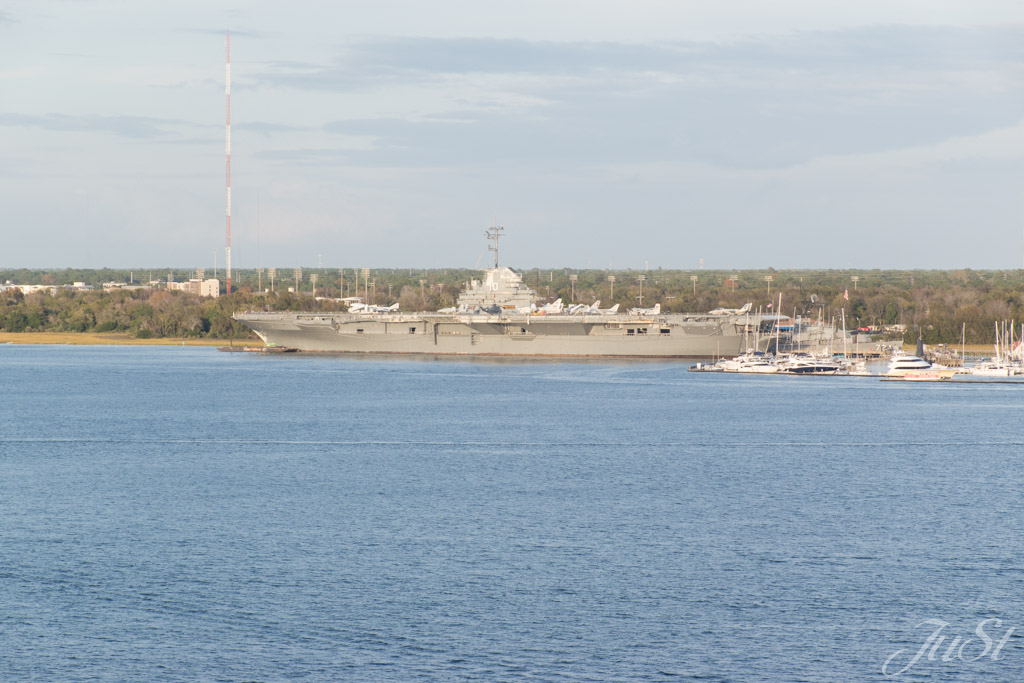 USS Yorktown in Hafen von Charleston
